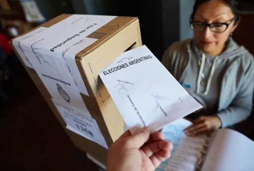 elecciones urnas