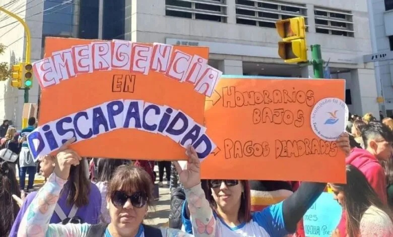 69991-tregua-en-discapacidad-por-la-promesa-de-pago-del-gobierno-provincial-780x470