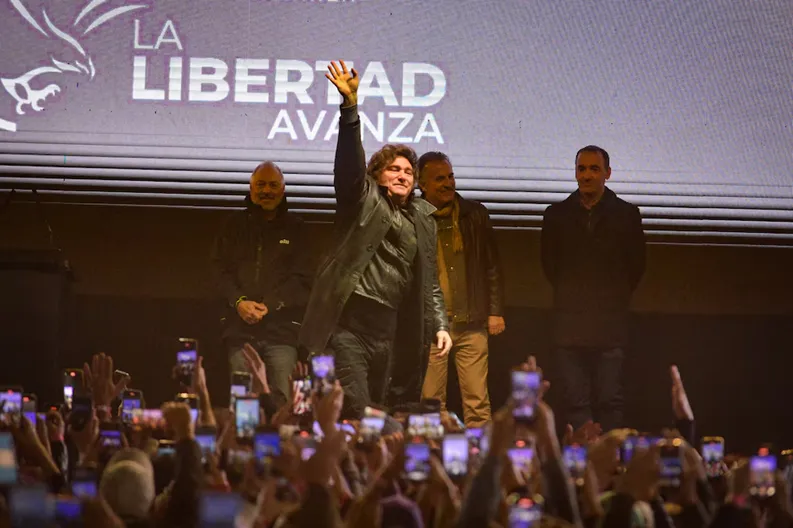 MILEI CIERRE