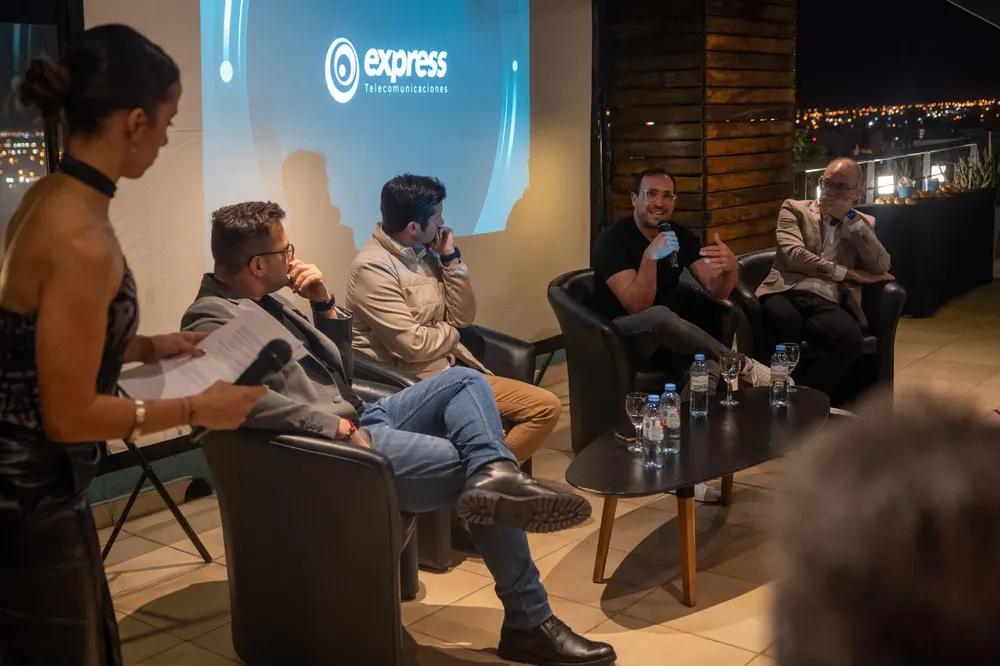 Imagen de WhatsApp 2025-10-16 a las 10.29.27_f016e122