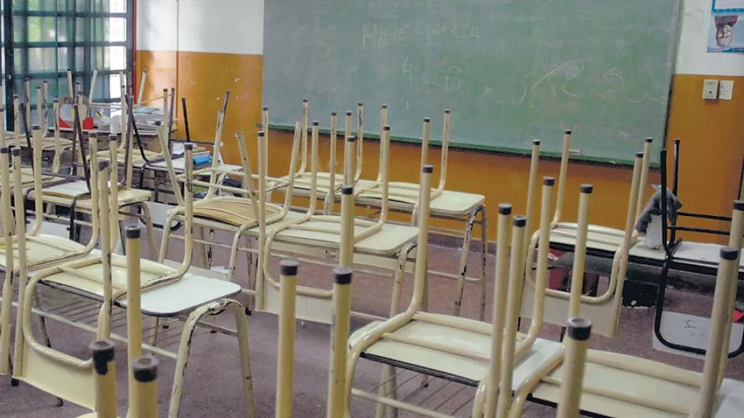 78967-solo-los-docentes-sintieron-frio-aulas-vacias-de-estudiantes-en-salta