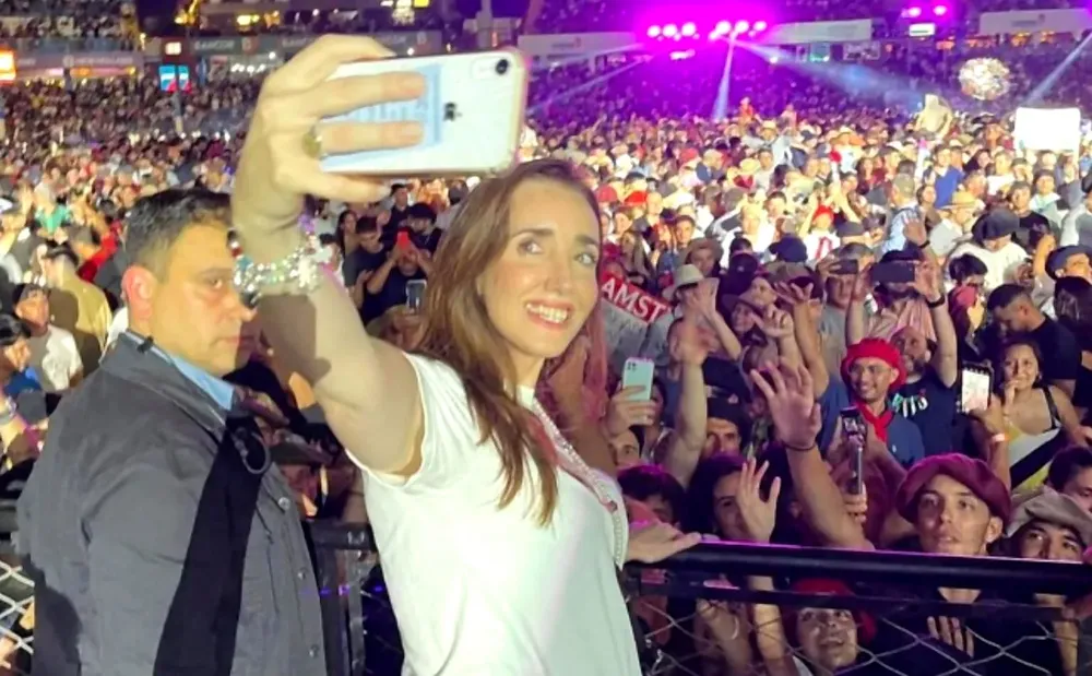 multimedia.grande.b51fb2878f5c0f66.Z3JhbmRlLndlYnA=