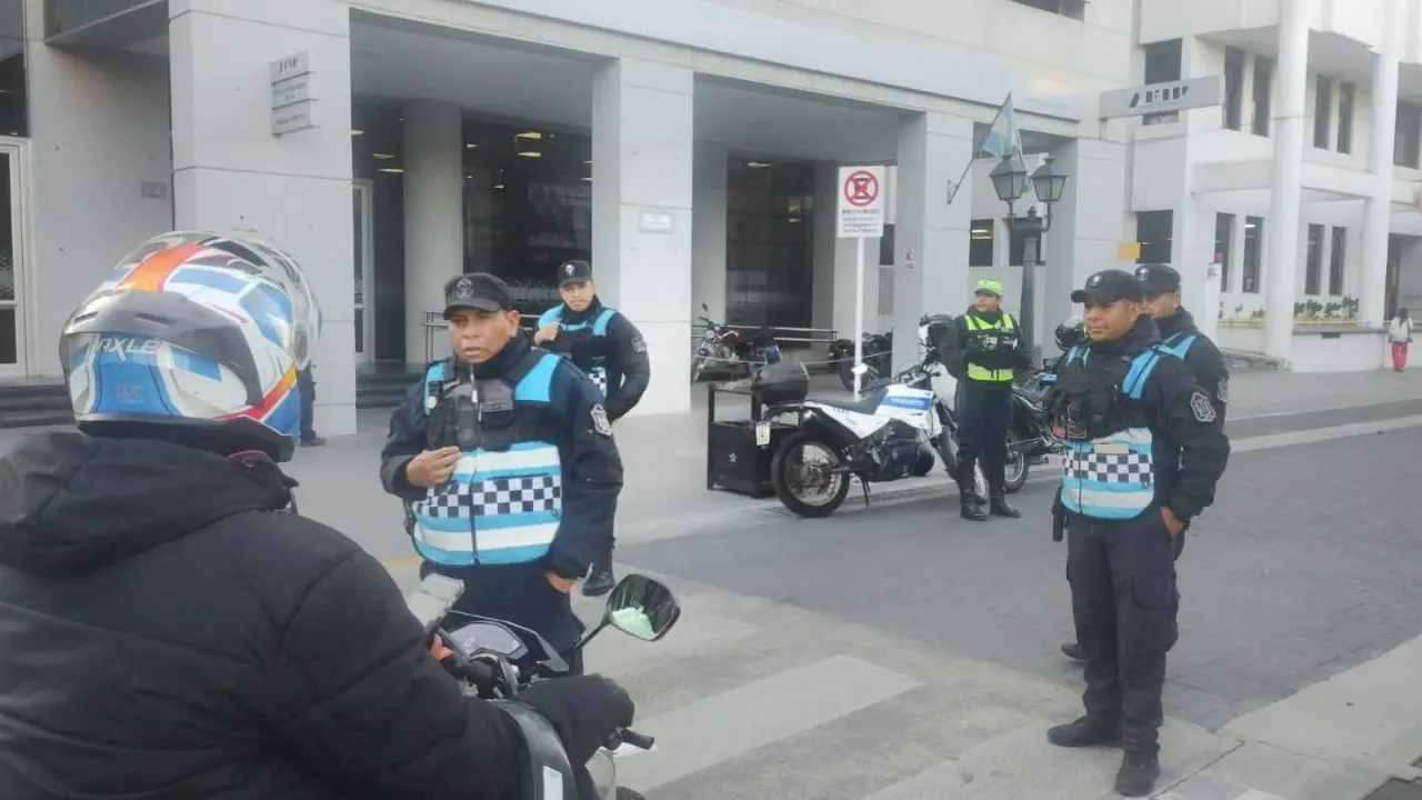 DeWatermark.ai_1761566939302