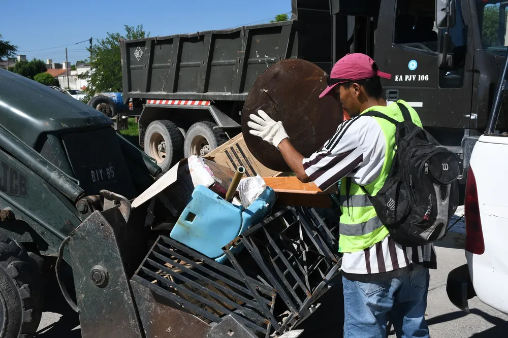 multimedia.grande.b4fde5dacd48bdab.Z3JhbmRlLndlYnA=