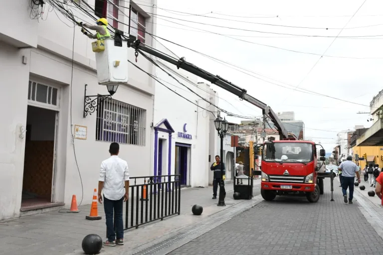 despeje-cables-25-de-mayo-y-caseros-2-768x512 (1)