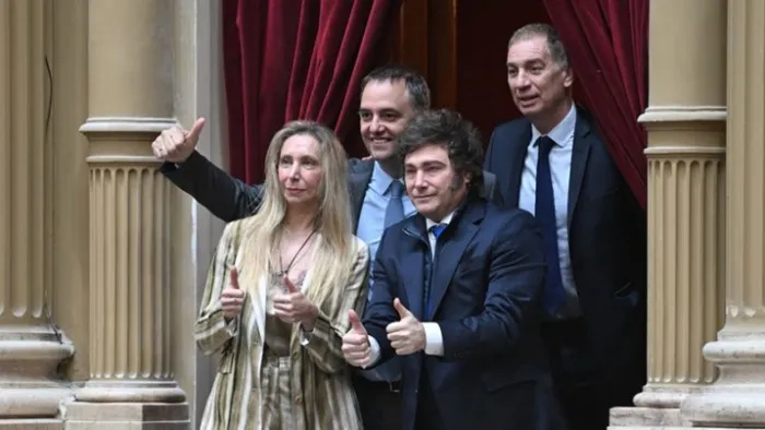 693bdff5e3a9e_700_394!