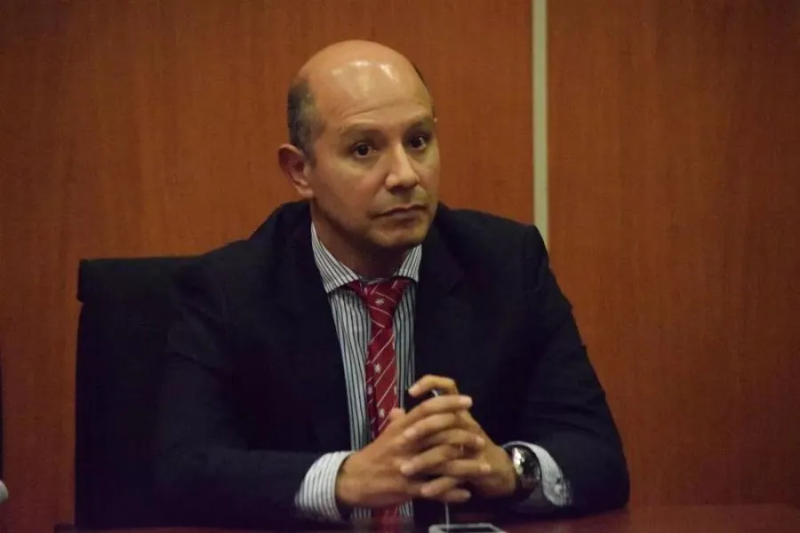 75122-desmienten-que-carlos-saravia-haya-dejado-el-ente-regulador